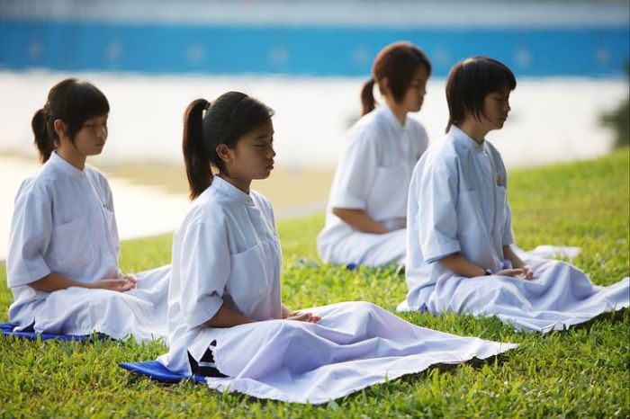 8 Ways Little Children's Meditation Can Improve Family Communication